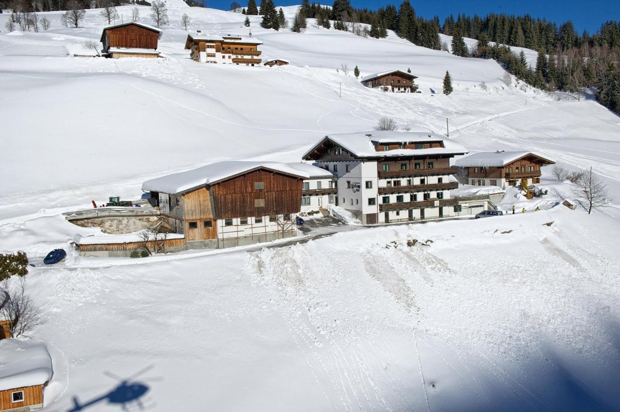 Ski In-Ski Out - Gaestehaeuser Saalbach-Hinterglemm - Wallegghof Christianhof 外观 照片